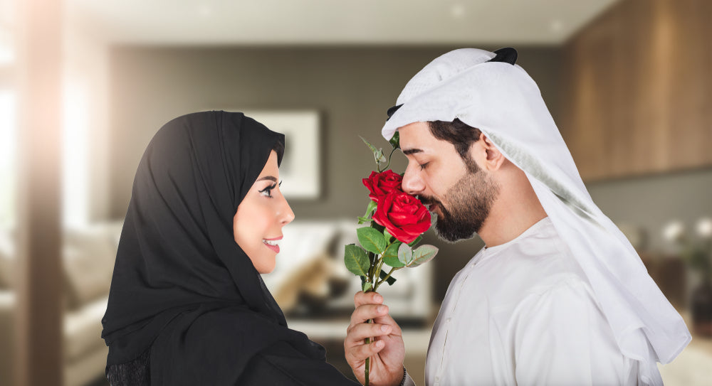 Give Flowers Before or After Dinner? (Right Time Guide)