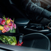 How to Travel with Fresh Flowers in a Car