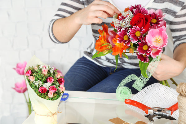 What to Do with a Bouquet of Flowers (Creative Ideas and Practical Tips)