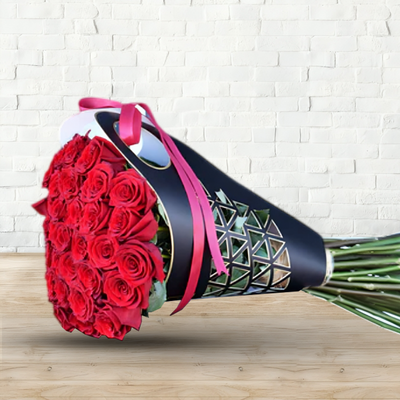 Lovely Red Roses Fresh Flower Hand Bouquet with Black HolderWrapper