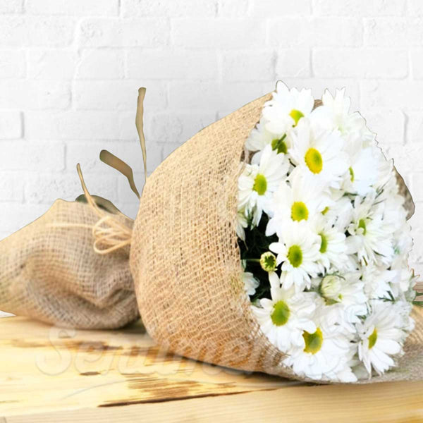 Mini White Chrysanthemum Daisy Fresh Flower  Hand Bouquet