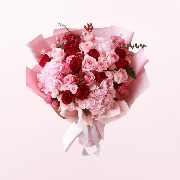Exquisite  Pinkie Promise Mixed Flowers Hand Bouquet