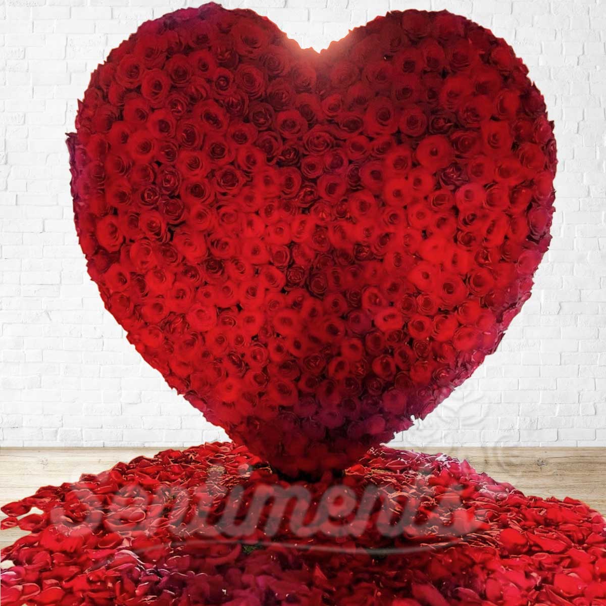 Deluxe Red Roses Heart Arrangement - PRE-ORDER 3days before Delivery - PRE-STANDING