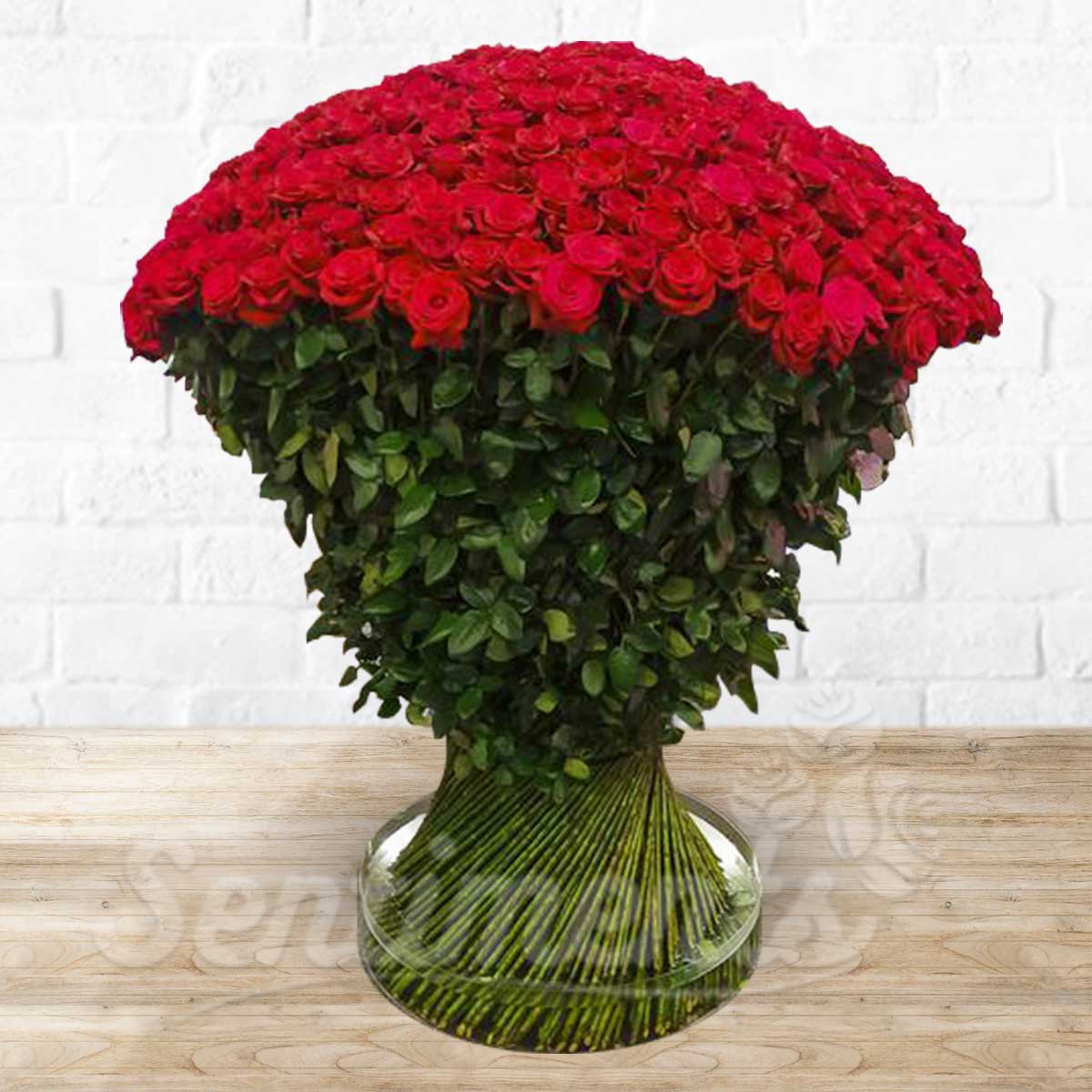 VIP LONG STEM - Luxurious Big  Red Roses Hand Bouquet - PRE ORDER - 5-7days upon delivery ( Acrylic Stand Not Included (Just for Photoshoot purposes)