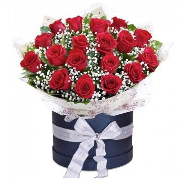 Romantic 18 red roses in Gift Box